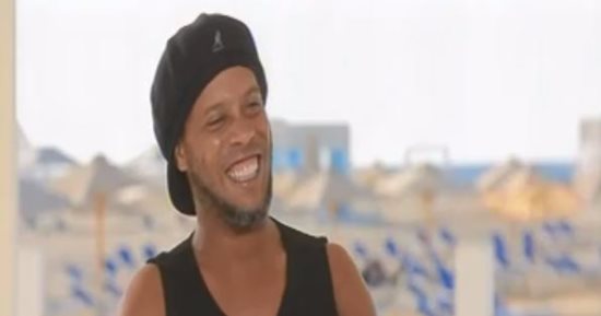 رونالدينيو: محمد صلاح لاعب موهوب.. وأتمنى زيارة مصر مرة أخرى قريبًا