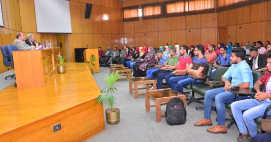الأوضاع الاقتصادية الراهنة فى مصر وتجديد الخطاب الدينى بتدريب طلاب جامعة أسيوط