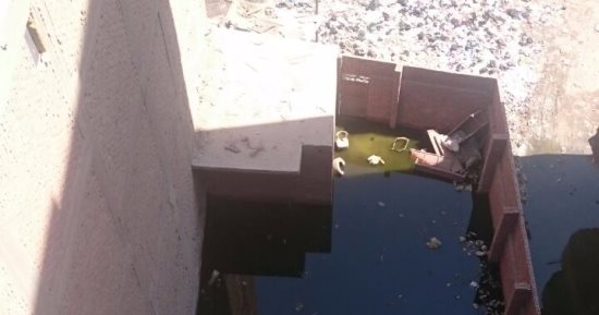 قارئ يشكو طفح مياه المجارى بسبب تسريب مواسير الصرف فى بشتيل