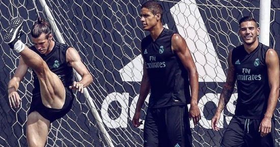 بالصور.. ساق جاريث بيل تثير اهتمام وسائل الإعلام فى مران ريال مدريد