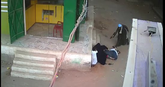 التحريات فى واقعة قاتل ابنه بأسيوط : المتهم دائم التعدى على زوجته 