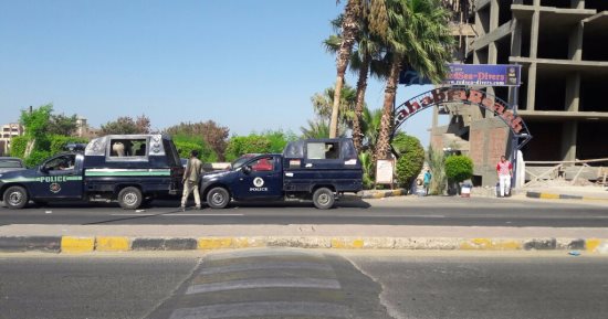 النياية تعاين موقع حادث الغردقة.. ومدير أمن البحر الأحمر: القتيلتين ألمانيتين