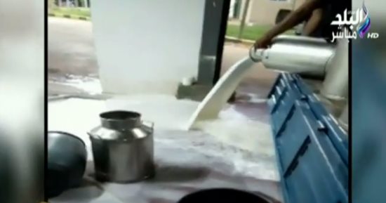 بالفيديو.. مصطفى بكرى: إلقاء 2 طن لبن بمياه الصرف يومياً بمحافظة قنا