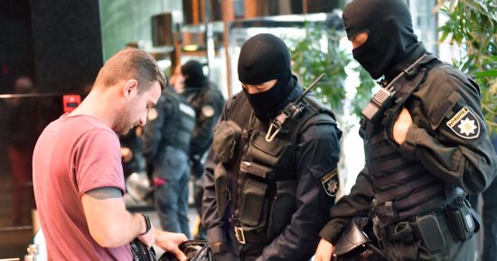 أمريكا تحقق في ملابسات وفاة موظفة بسفارتها في أوكرانيا 