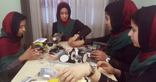 ترامب يتدخل للسماح لفريق روبوتات أفغانى بحضور مسابقة بالولايات المتحدة
