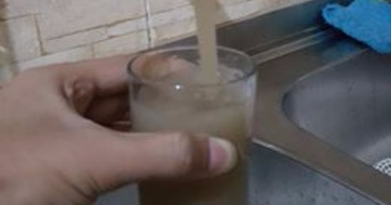 شكوى من تغيير لون مياه الشرب فى الطالبية بعد كسر الماسورة