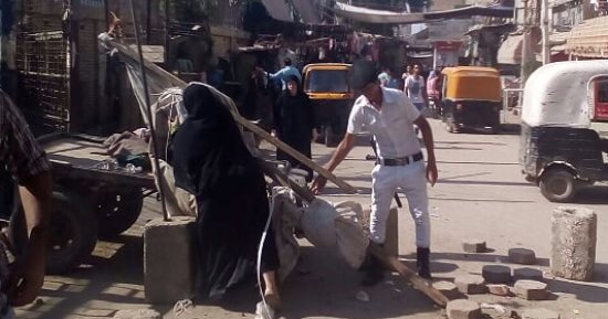 بالصور.. الداخلية تزيل الباعة الجائلين من محيط محطات مترو الأنفاق