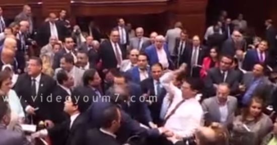 خطايا هيثم الحريرى تحت قبة البرلمان.. قصة التحول من نائب يدافع عن "الفقراء" إلى معارض شو ومتربح من وظيفة لا يعملها.. نهاية بخلعه الجاكيت فى جلسة اللجنة التشريعية.. واعتدائه على النائبة مى محمود