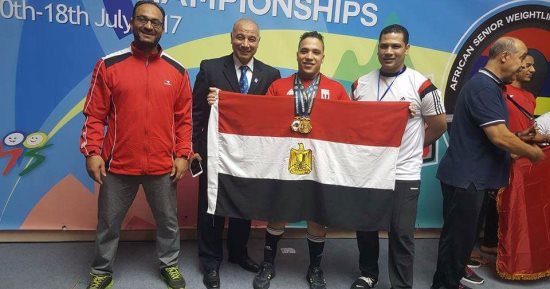 بالصور.. رجب عبد الحى يتوج بذهبية البطولة الأفريقية للأثقال 