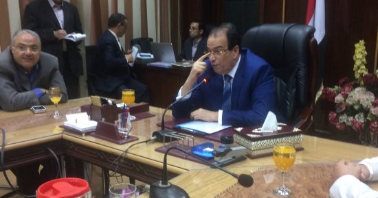 بالصور.. محافظ الدقهلية يكرم أوائل الثانوية العامة