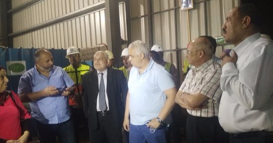 بالصور.. أول جولة لرئيس القابضة الكيماوية داخل مصنع كيما 2 بأسوان