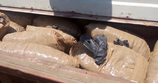 ضبط طن بانجو داخل مخازن سرية بسيارة نقل فى نفق الشهيد أحمد حمدى بالسويس