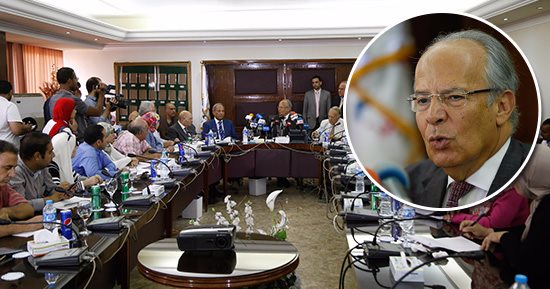وزير التنمية المحلية يعلن فتح باب التقدم لمسابقة قيادات المحافظات.. ويؤكد: إلغاء التعاقد مع المعينين بعقود.. أبرز الشروط الكشف عن المخدرات وإجادة الإنجليزية.. وحصر لمزارع إخميم لإعادتها على خريطة إنتاج الحرير