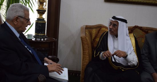 مكرم محمد أحمد يلتقى رئيس جمعية مجاهدى سيناء لمناقشة مشكلات المنطقة