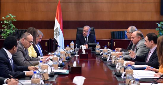 بالصور.. بدء اجتماع رئيس الوزراء لمتابعة دراسة مشروع قانون التأمين الصحى الشامل 