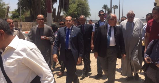 وزير التنمية المحلية يتفقد أعمال تطوير كورنيش سوهاج الغربى
