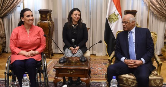 بالصور.. نائبة الرئيس الأرجنتينى تصل إلى مقر البرلمان.. وتلتقى "عبد العال"
