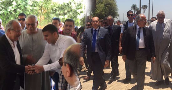 بالصور.. وزير التنمية المحلية من سوهاج: عائد قرض صندوق النقد الاقتصادى من 30 لـ75 مليار جنيه.. هشام الشريف: تخصيص 47 مليون دولار من قرض البنك الدولى لرصف الطرق ..ويؤكد:خلق 350 فرصة عمل داخل كل قرية