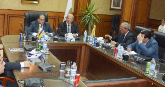 وزير التنمية المحلية يناقش خطة البنك الدولى لتنمية الصعيد مع نواب سوهاج