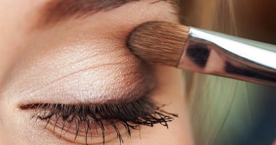 تعرفى على اخطاء المكياج التى تظهرك بشكل أكبر من عمرك