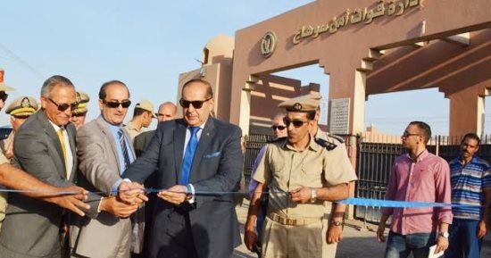 محافظ سوهاج يفتتح وحدة المركبات المضبوطة 