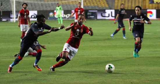 صدق أو لا تصدق.. الأهلى والزمالك يضمان 26 لاعبا فى خط واحد داخل الملعب