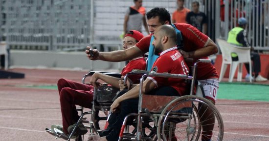 عماد متعب لصاحب سيلفى القمة: شغلتنا نسعدكم وشرف ليا إنى اتصورت معاك