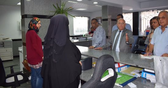 بالصور.. محافظ بورسعيد يوجه باستخدام التكنولوجيا فى إنهاء طلبات المواطنين