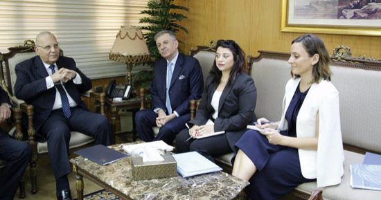 وزير العدل يستقبل المدير التنفيذى للجنة مكافحة الإرهاب بالأمم المتحدة