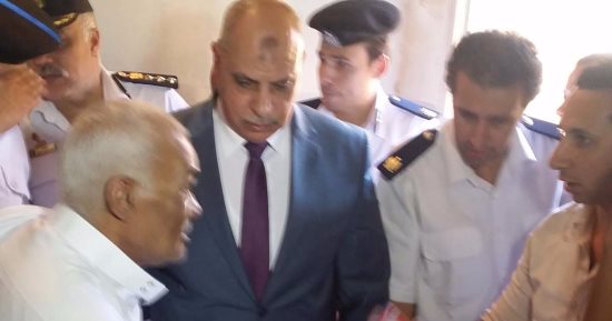 بالصور.. قافلة طبية للداخلية بالسويس وصرف العلاج بالمجان بقرية عامر