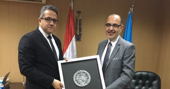 وزير الآثار يلتقى سفير المكسيك فى القاهرة لبحث سبل التعاون