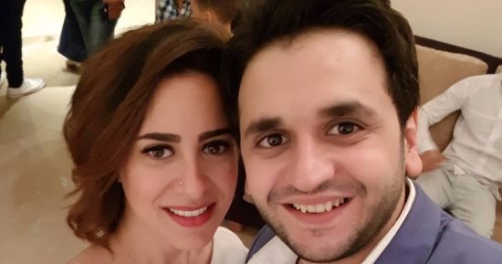 مصطفى خاطر مع زوجته بعد عقد القران: الحمد لله.. كتبت كتابى