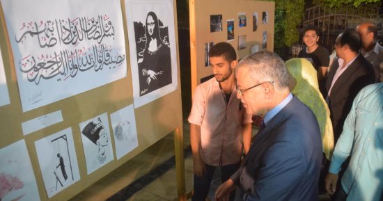 بالصور .. محافظ المنيا يشارك فى حفل تصفيات مهرجان جرافيتى لمواهب القرى
