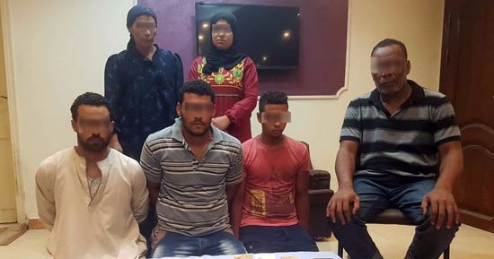 خليجى يسقط فى فخ رسالة "انزل البلد أبوك لقى تمثال".. اعرف التفاصيل