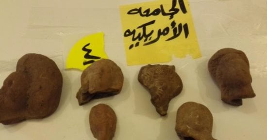بالصور.. متحف الحضارة يحصل على قطع أثرية عائدة من الجامعة الأمريكية 