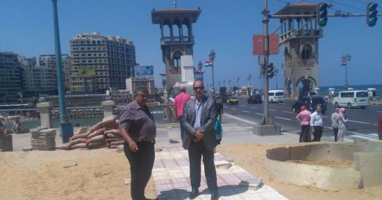 بالصور .. محافظ الإسكندرية يكلف بزيادة عدد صناديق القمامة على الكورنيش