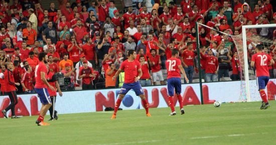 الأهلي يتسلم كرات البطولة العربية قبل مواجهة الفيصلى الأردنى