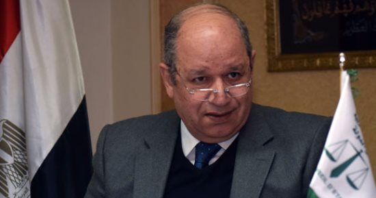 رئيس مجلس الدولة يزور البابا تواضروس بمقر الكاتدرائية