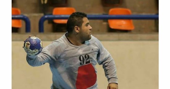 حارس يد الأهلي ينضم للزمالك لمدة موسمين