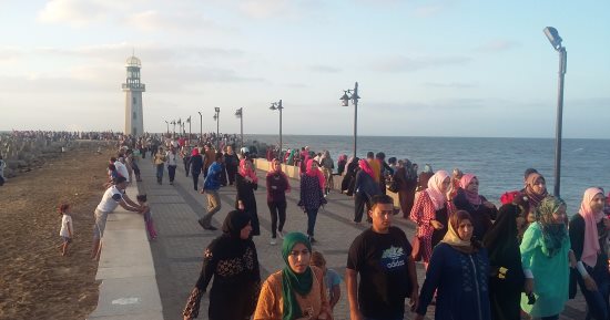 بالصور.. "مصيف رأس البر" بين الزحام والذكريات الجميلة