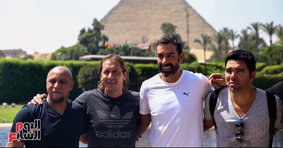 بالفيديو والصور.. كارلوس وبيريز وسلجادو وديكو فى زيارة تاريخية للهرم الأكبر