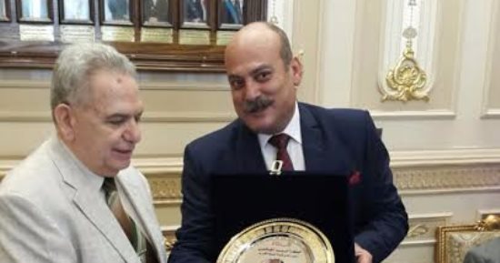 رئيس مجلس القضاء الأعلى يهنئ البابا تواضروس بعيد الميلاد المجيد