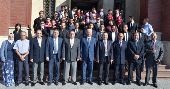 جامعة الإسكندرية تكرم طلاب قدموا دراسة عن العقارات المجاورة لعقار الإزاريطة