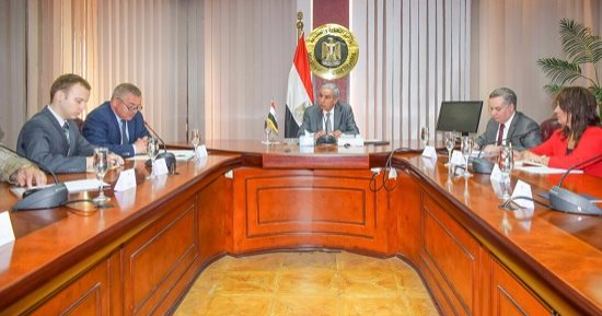 وزير التجارة يلتقى 17 مسؤلاً من بيلاروسيا لإنشاء مشروعات مشتركة