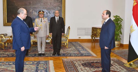 أحمد أبو العزم يحلف اليمين أمام السيسى رئيسا لمجلس الدولة