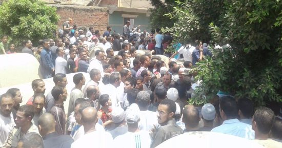 بالصور.. جنازة مهيبة للشهيد أحمد عادل بمسقط رأسه بالمنوفية
