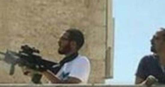 إسرائيل تستعين بقناصة من المستوطنيين لاستهداف الفلسطينيين عند المسجد الأقصى
