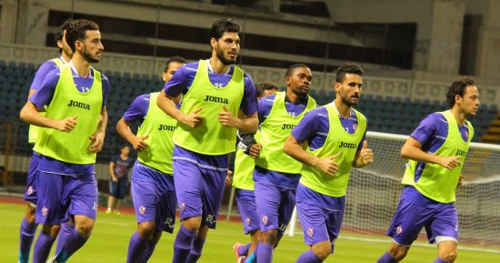 بالصور.. الزمالك يصل استاد الإسكندرية وإيناسيو يتابع العهد والنصر