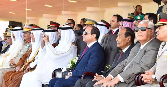 خلال افتتاح القاعدة العسكرية.. السيسى للضيوف: تواجدكم للتأكيد على وحدة الصف