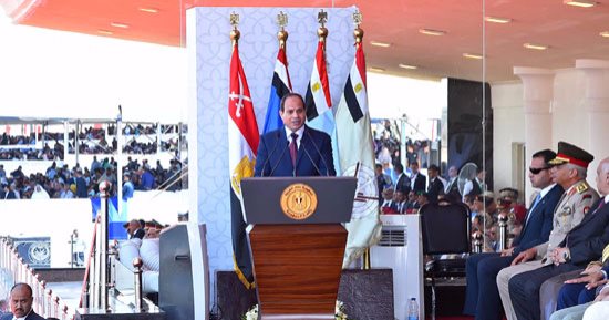 السيسى: الشعب وضع كامل ثقته فى الجيش وأسر الشهداء محل رعاية الوطن